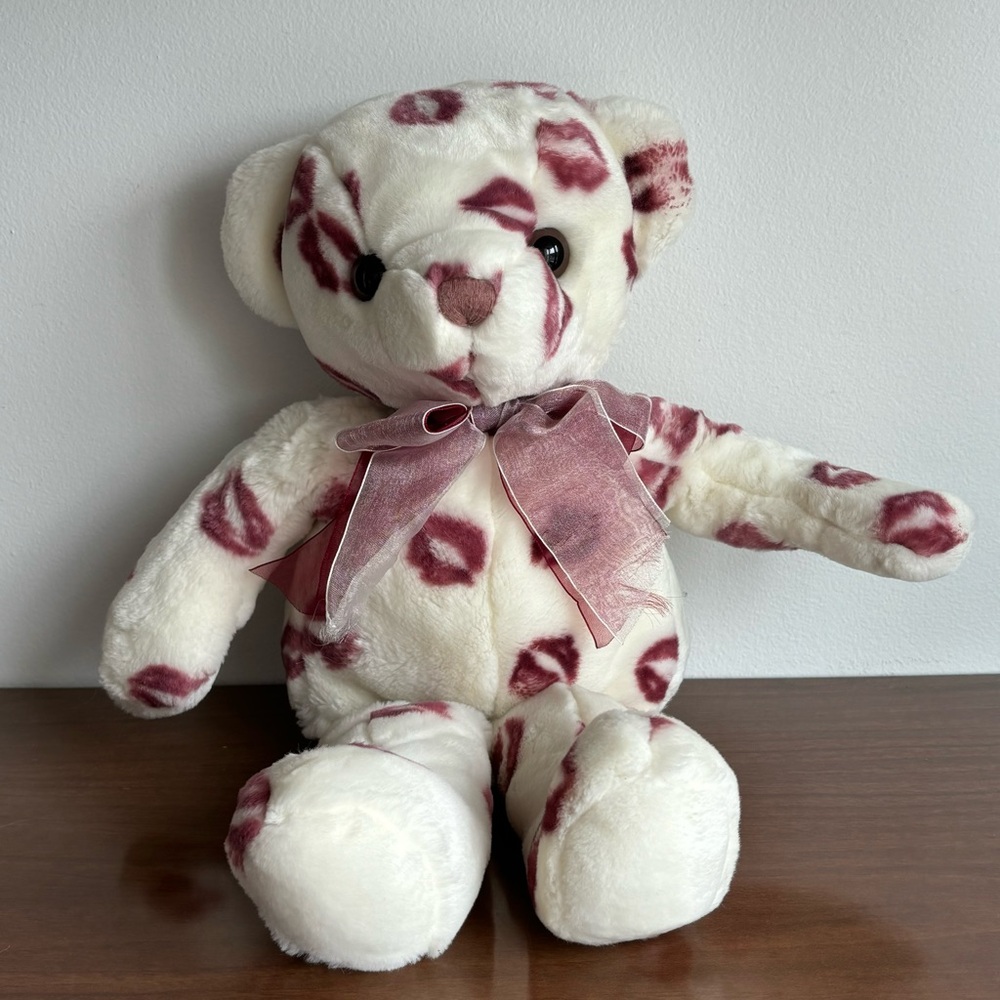 Lipstick Kiss Pattern White Stuffed Bear With Bow